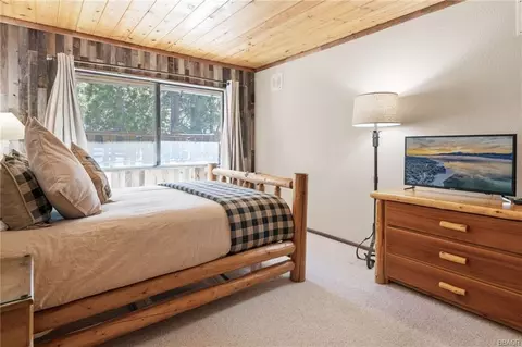 Bedroom - 368 Pulaski Rd, Big Bear Lake, CA 92315 photo 7 of 11