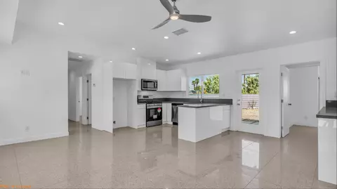 567 W Sunview Ave, Palm Springs, CA 92262