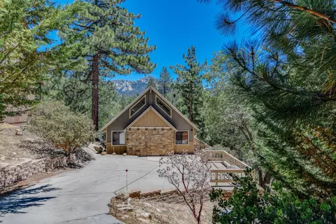 24873 Ponderosa Dr, Idyllwild, CA 92549