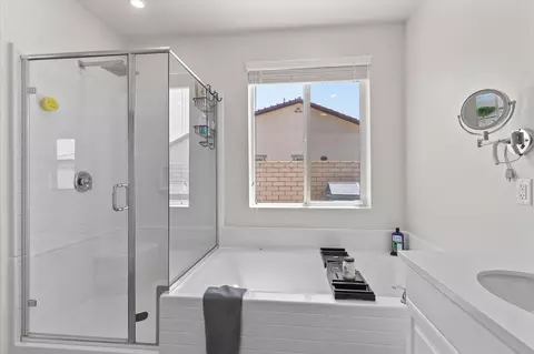 Bath - 79700 Bolton Dr, Indio, CA 92203 photo 3 of 4