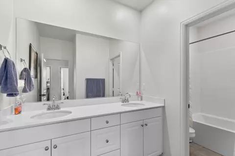 Bath - 79700 Bolton Dr, Indio, CA 92203 photo 4 of 4