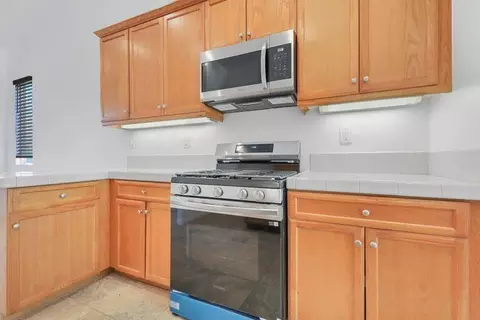 Kitchen - 43451 Shasta Pl, Indio, CA 92201 photo 2 of 4