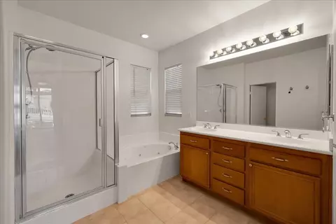 Bath - 82755 Matthau Dr, Indio, CA 92201 photo 3 of 4