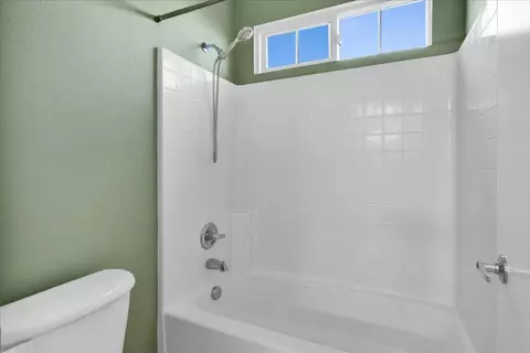 Bath - 82755 Matthau Dr, Indio, CA 92201 photo 2 of 4