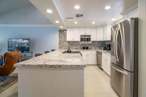 40122 Baltusrol Cir, Palm Desert, CA 92211