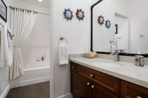 Bath - 82806 Vincent Dr, Indio, CA 92203 photo 4 of 4