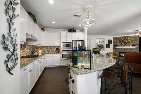 Kitchen - 82806 Vincent Dr, Indio, CA 92203 photo 3 of 5