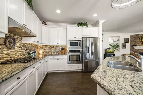 Kitchen - 82806 Vincent Dr, Indio, CA 92203 photo 5 of 5
