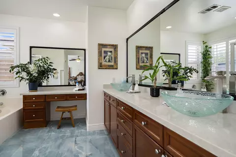 Bath - 82806 Vincent Dr, Indio, CA 92203 photo 1 of 4