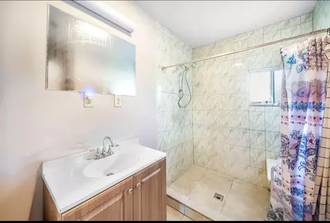 Bath - 82724 Kenner Ave, Indio, CA 92201 photo 1 of 1