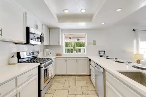 Kitchen - 41321 Pedro Buff Dr, Bermuda Dunes, CA 92203 photo 4 of 5