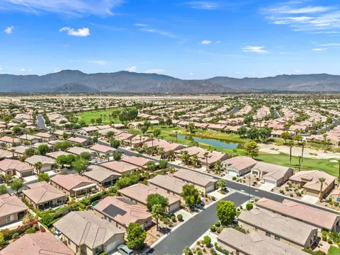 View/Area - 81919 Avenida Dulce, Indio, CA 92203 photo 2 of 8