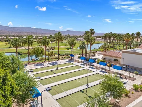 View/Area - 81919 Avenida Dulce, Indio, CA 92203 photo 3 of 8