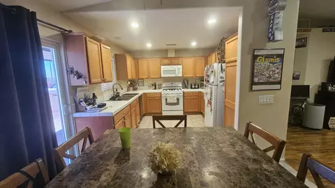 Kitchen - 1952 Bartle Pl, Thermal, CA 92274 photo 1 of 2