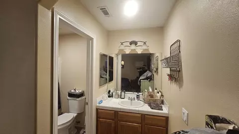 Bath - 1952 Bartle Pl, Thermal, CA 92274 photo 1 of 1