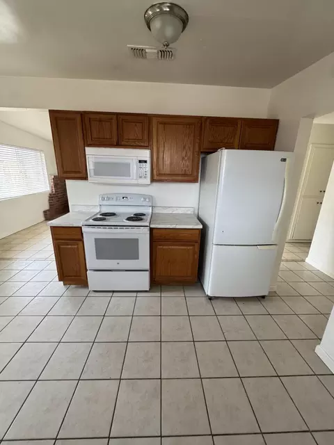 Kitchen - 5958 El Reposo St, Joshua Tree, CA 92252 photo 3 of 4