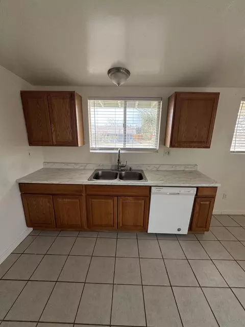 Kitchen - 5958 El Reposo St, Joshua Tree, CA 92252 photo 2 of 4