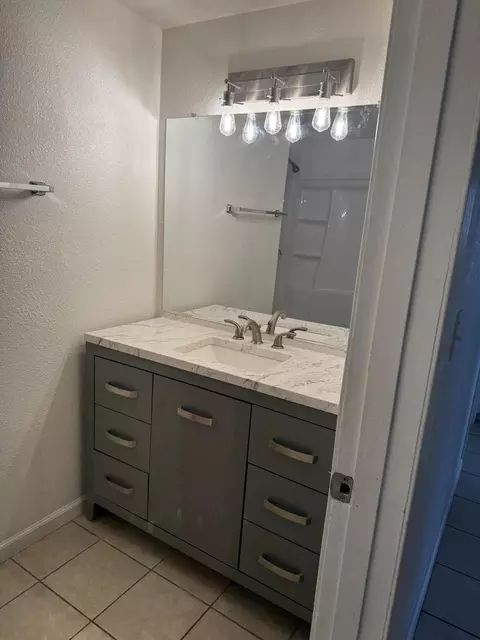 Bath - 5958 El Reposo St, Joshua Tree, CA 92252 photo 1 of 5