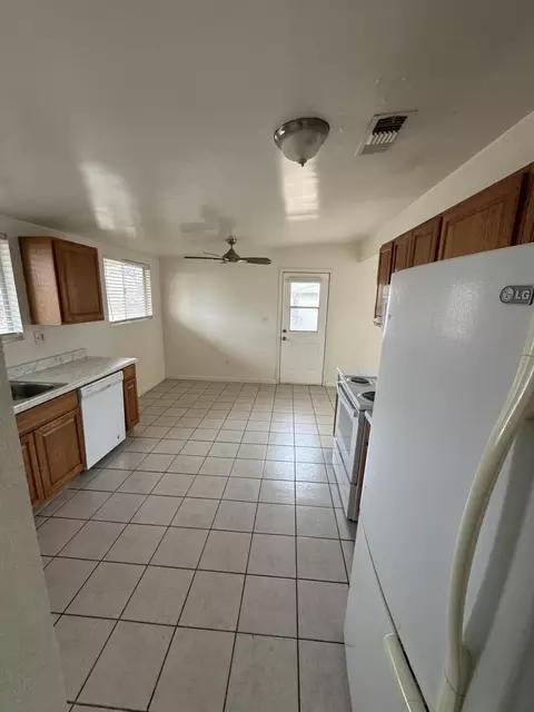 Kitchen - 5958 El Reposo St, Joshua Tree, CA 92252 photo 4 of 4