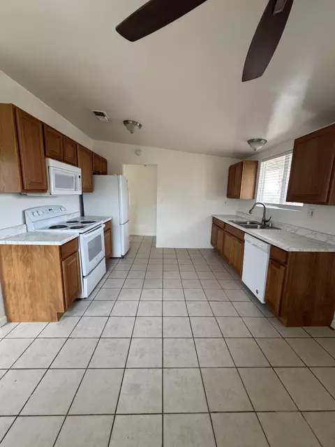 Kitchen - 5958 El Reposo St, Joshua Tree, CA 92252 photo 1 of 4
