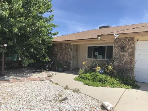 42153 Carnegie Ave, Hemet, CA 92544