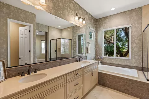 Bath - 43038 Ascona Ln, Indio, CA 92203 photo 2 of 3
