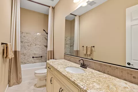 Bath - 43038 Ascona Ln, Indio, CA 92203 photo 3 of 3