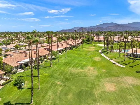38915 Wisteria Dr, Palm Desert, CA 92211