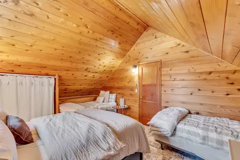 Bedroom - 52646 Chickadee Ln, Idyllwild, CA 92549 photo 8 of 9