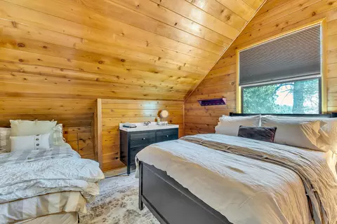 Bedroom - 52646 Chickadee Ln, Idyllwild, CA 92549 photo 2 of 9