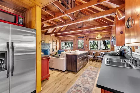 Kitchen - 52646 Chickadee Ln, Idyllwild, CA 92549 photo 2 of 5