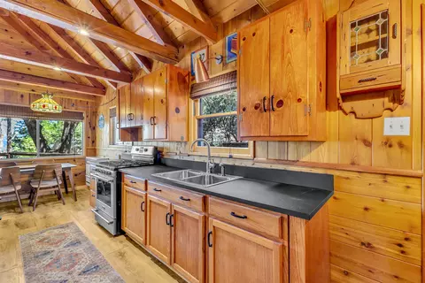 Kitchen - 52646 Chickadee Ln, Idyllwild, CA 92549 photo 1 of 5