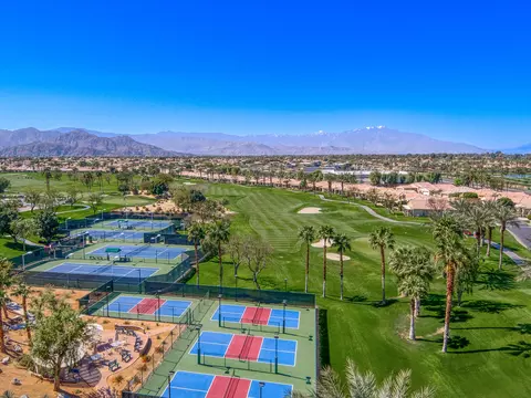 View/Area - 44010 Royal Troon Drive Dr, Indio, CA 92201 photo 3 of 9