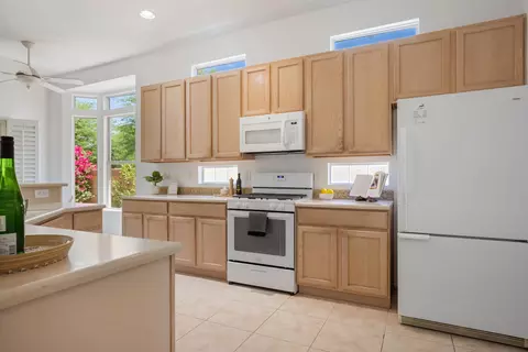 Kitchen - 44010 Royal Troon Drive Dr, Indio, CA 92201 photo 2 of 4