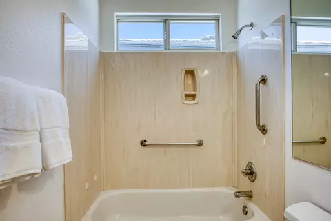 Bath - 44010 Royal Troon Drive Dr, Indio, CA 92201 photo 4 of 4
