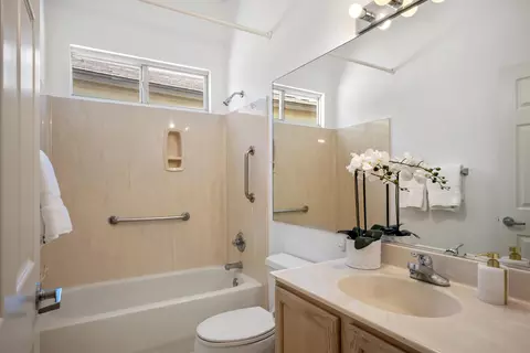 Bath - 44010 Royal Troon Drive Dr, Indio, CA 92201 photo 3 of 4