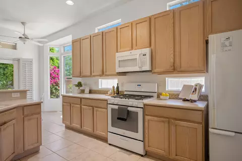 Kitchen - 44010 Royal Troon Drive Dr, Indio, CA 92201 photo 3 of 4