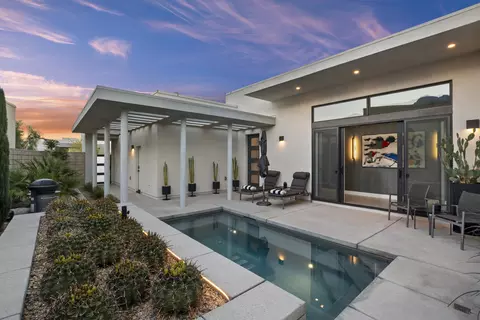 885 Fountain Dr, Palm Springs, CA 92262