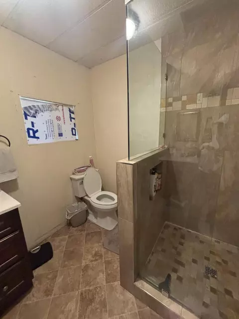 Bath - 79505 Avenue 38, Indio, CA 92203 photo 5 of 5