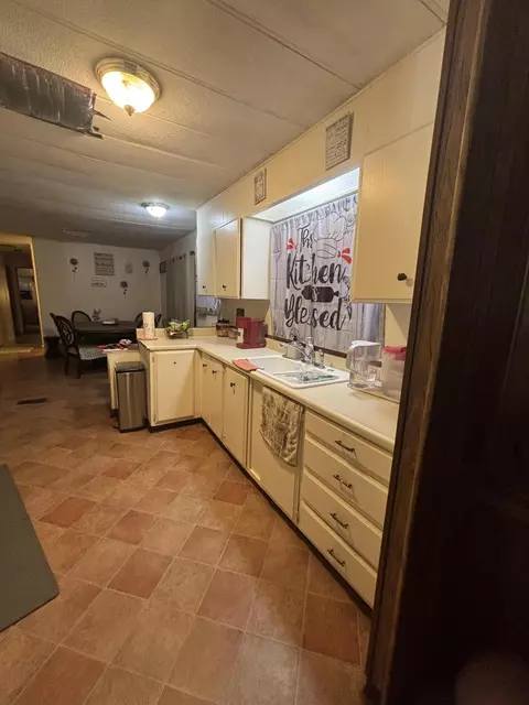 Kitchen - 79505 Avenue 38, Indio, CA 92203 photo 1 of 1