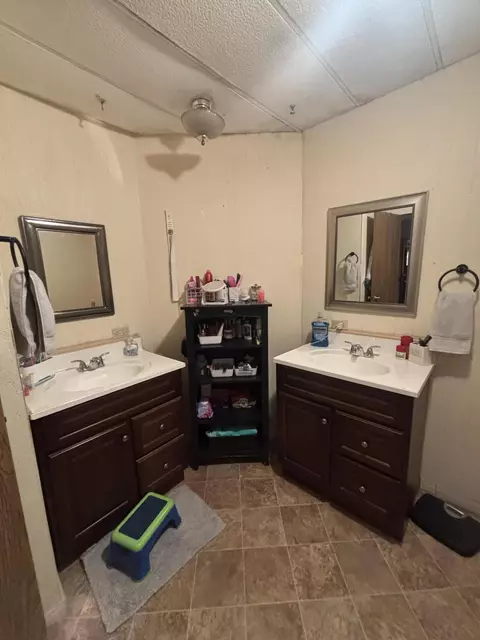 Bath - 79505 Avenue 38, Indio, CA 92203 photo 3 of 5