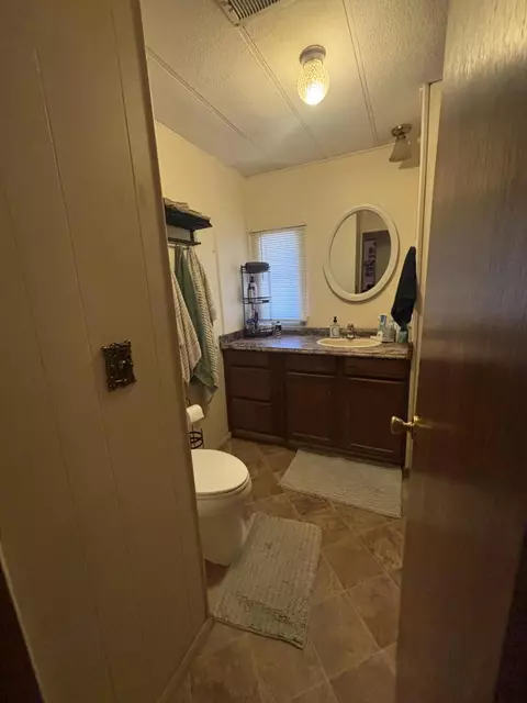 Bath - 79505 Avenue 38, Indio, CA 92203 photo 2 of 5