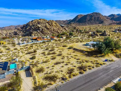 7215 Mt Lassen Ave, Joshua Tree, CA 92252