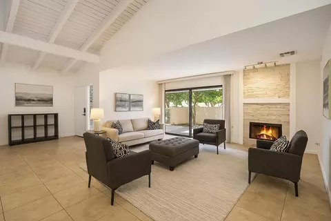 1651 S Cerritos Dr, Palm Springs, CA 92264