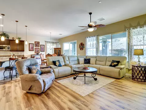 Living - 85642 Molvena Dr, Indio, CA 92203 photo 4 of 6
