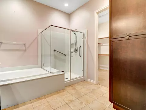 Bath - 85642 Molvena Dr, Indio, CA 92203 photo 5 of 8