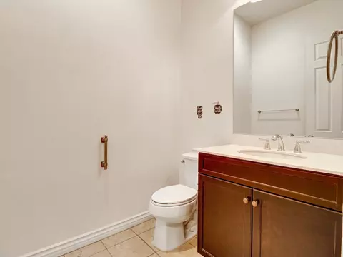 Bath - 85642 Molvena Dr, Indio, CA 92203 photo 2 of 8