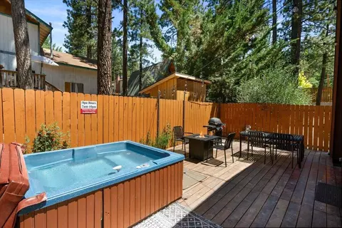 Exterior - 42958 Encino Rd, Big Bear Lake, CA 92315 photo 7 of 9
