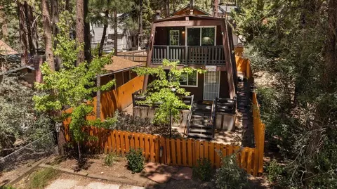 42958 Encino Rd, Big Bear Lake, CA 92315