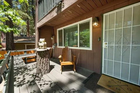 Exterior - 42958 Encino Rd, Big Bear Lake, CA 92315 photo 4 of 9